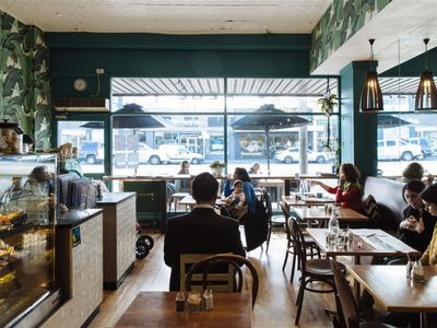 urgent-sale-licensed-cafe-in-richmond-with-4-bed-dwelling-2