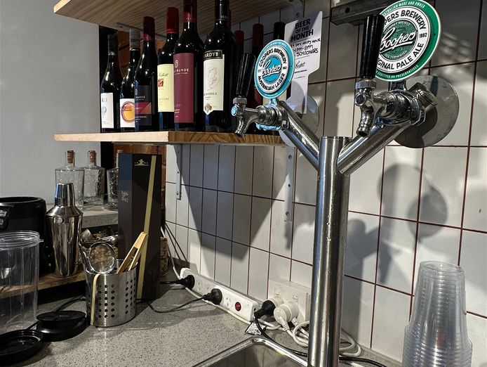 italian-pizzeria-pizza-restaurant-in-st-kilda-great-set-up-3