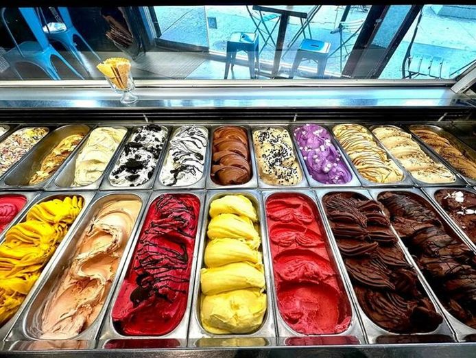 ice-cream-shop-south-east-semi-under-manage-rent-363-p-w-1
