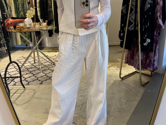 fashion-boutique-for-sale-1