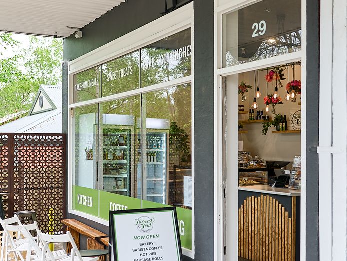 established-macedon-ranges-providore-cafe-catering-business-leasehold-0