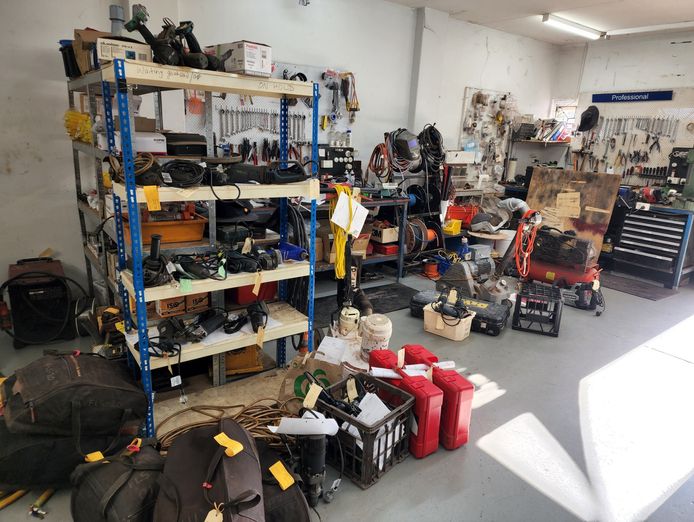established-power-tool-repair-workshop-and-retail-store-for-sale-3