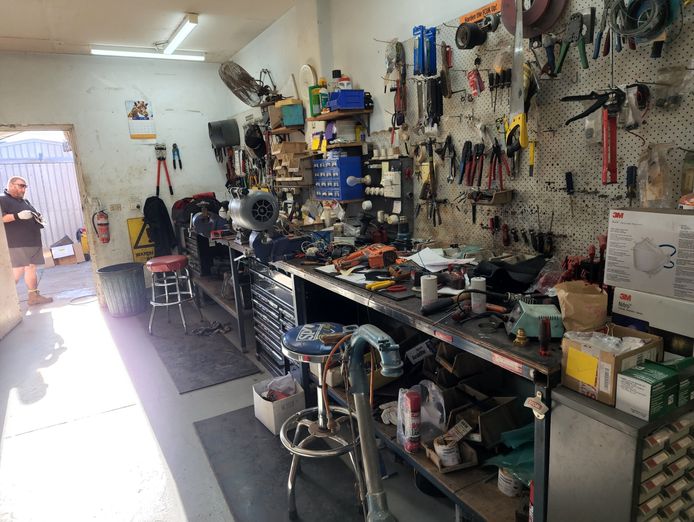 established-power-tool-repair-workshop-and-retail-store-for-sale-4