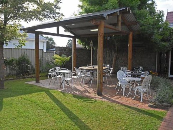 the-heritage-guesthouse-bed-and-breakast-cafe-and-chinese-restaurant-bombala-1