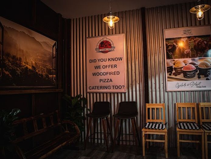 takeaway-woodfired-pizza-shop-1