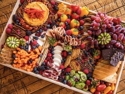 charcuterie-board-franchise-business-services-catering-3