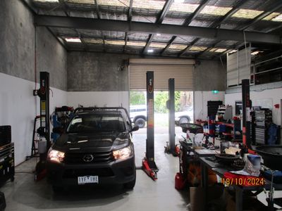 profitable-well-established-fully-equipped-automotive-service-repair-0