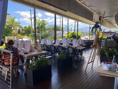 paint-n-sip-studio-cairns-chalk-cheese-paint-studio-8