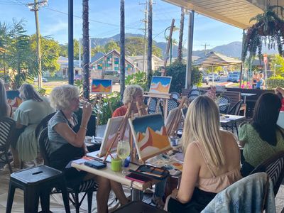 paint-n-sip-studio-cairns-chalk-cheese-paint-studio-6