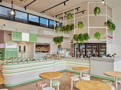 iconic-seafood-burger-yoghurt-amp-gelato-restaurant-0
