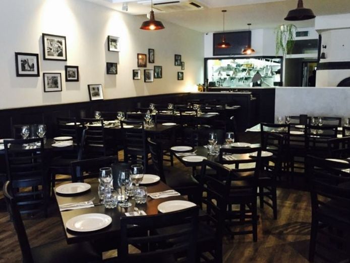 italian-restaurant-woodfire-pizzeria-6