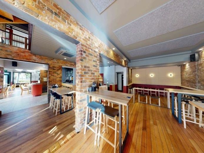 hotel-restaurant-bar-nightclub-extremely-motivated-vendor-7