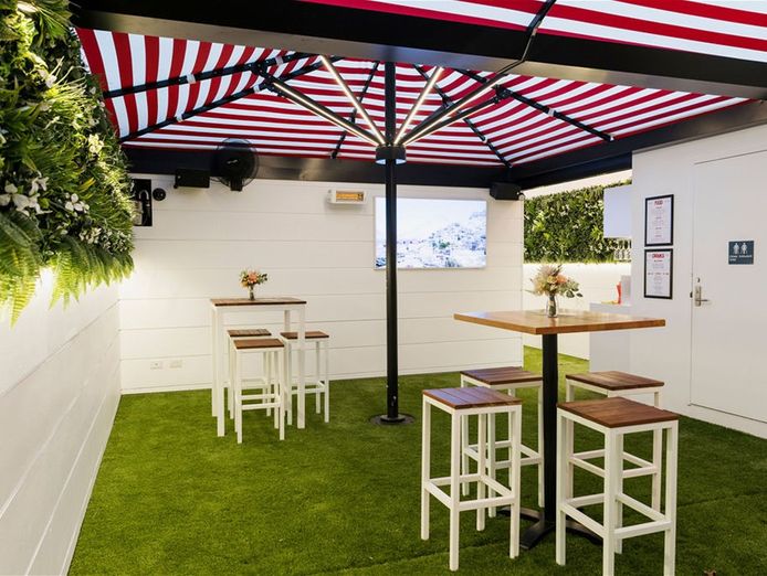 iconic-seafood-burger-yoghurt-amp-gelato-restaurant-1