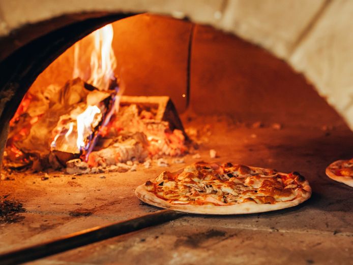 iconic-pizza-craft-beer-bar-venue-1