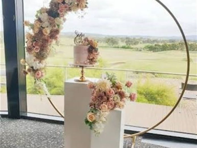 custom-floral-design-and-event-styling-3