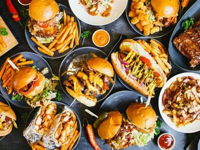 under-management-benny-39-s-american-burger-1