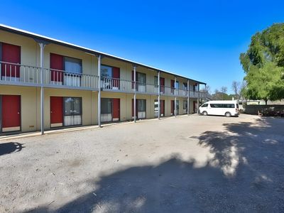24-room-regional-motel-nsw-0