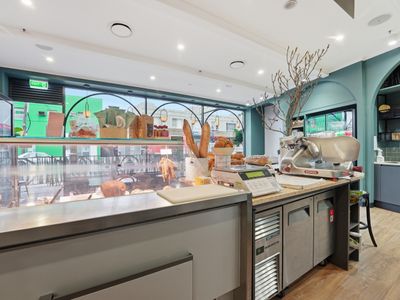 sophisticated-deli-cafe-close-to-sydney-airport-sydney-nsw-2