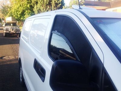 stopum-vehicle-sun-shade-screens-business-5