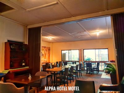 freehold-country-hotel-motel-with-residence-alpha-qld-4