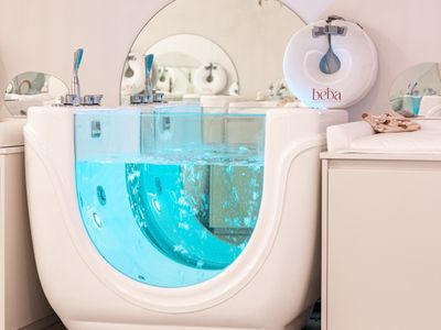 hydrotherapy-baby-float-and-baby-massage-gregory-hills-nsw-0