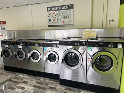 busy-self-service-laundromat-plympton-sa-1