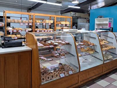 high-turnover-island-bakery-burnt-pine-norfolk-island-1