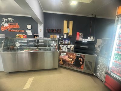 family-owned-caf-233-and-bakery-kangaroo-flat-vic-1