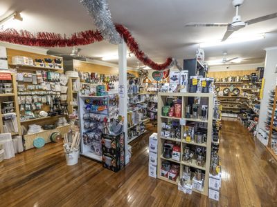 retail-store-in-a-vibrant-lifestyle-location-perfect-sea-change-opportunity-in-7