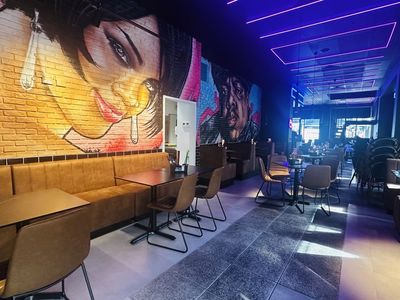 thriving-burger-bar-and-cocktail-venue-orange-nsw-3