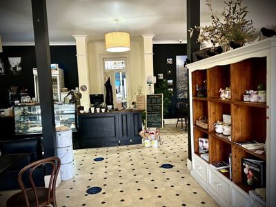 popular-adelaide-hills-caf-233-littlehampton-sa-3