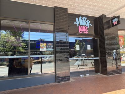 thriving-burger-bar-and-cocktail-venue-orange-nsw-2