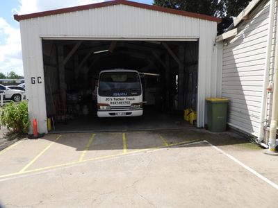 store-cafe-food-truck-and-residence-brandon-qld-7