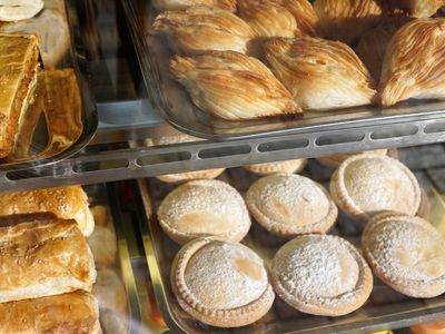 popular-local-cafe-with-accommodation-camden-nsw-1