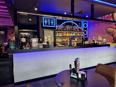 thriving-burger-bar-and-cocktail-venue-orange-nsw-1