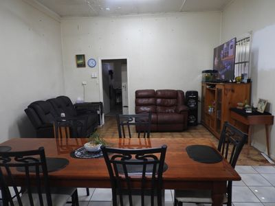 store-cafe-food-truck-and-residence-brandon-qld-9