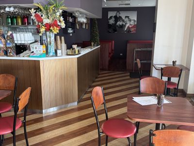 busy-cafe-in-shopping-centre-goolwa-sa-3