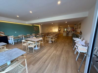 spacious-cafe-in-busy-coastal-suburb-bateau-bay-nsw-0