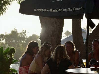 fully-licensed-cafe-in-prime-margaret-river-tourist-location-7