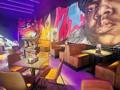 thriving-burger-bar-and-cocktail-venue-orange-nsw-0