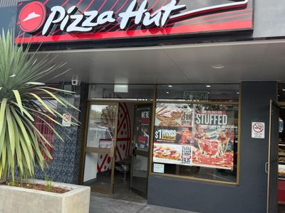 pizza-hut-franchise-major-nsw-coastal-town-0