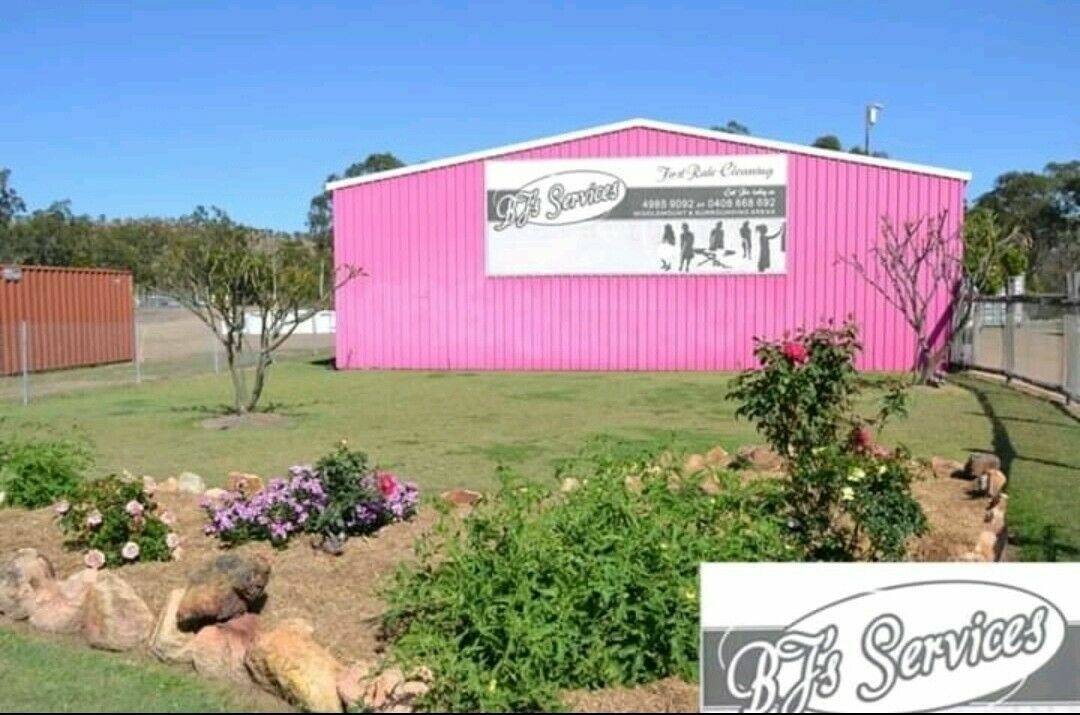 UNDER OFFER Commercial Laundry and Cleaning Services Middlemount