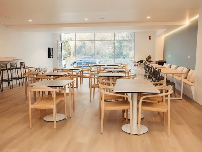 spacious-cafe-in-busy-coastal-suburb-bateau-bay-nsw-2