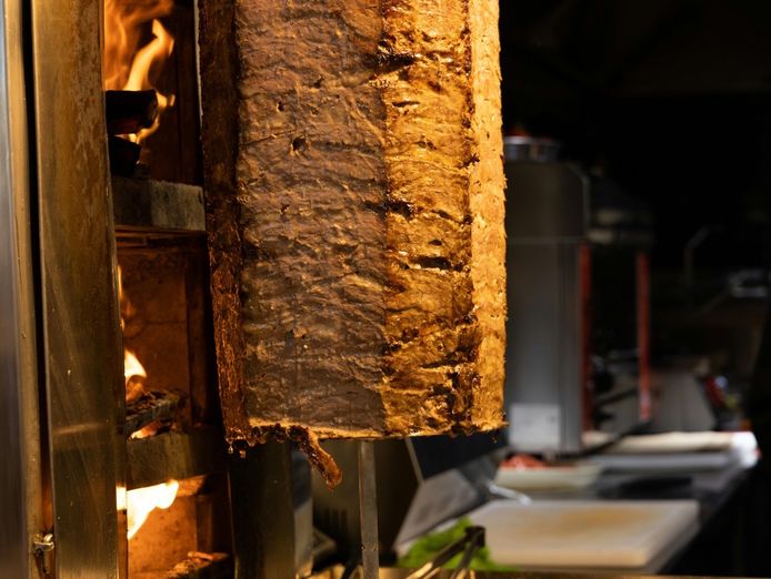 record-breaking-kebab-franchise-phillip-centre-canberra-act-0