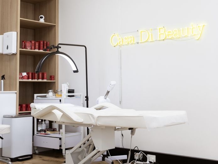 beauty-salon-fully-equipped-and-ready-for-you-caroline-springs-vic-0