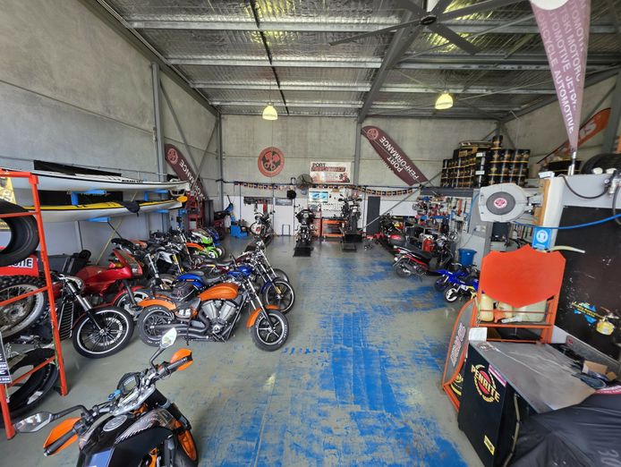 established-multi-service-mechanical-workshop-taylors-beach-nsw-2