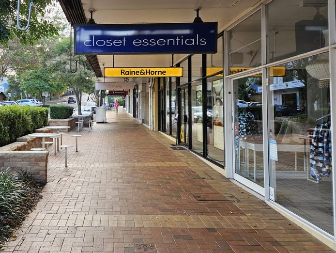 two-ladies-fashion-and-accessories-stores-erina-and-east-gosford-nsw-3