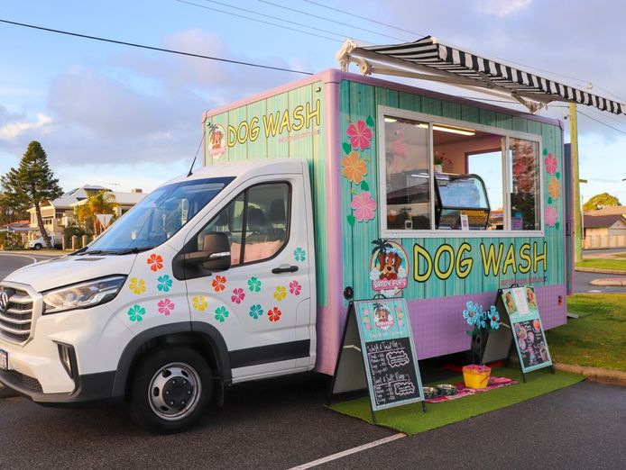 amazing-mobile-dog-wash-and-dog-cafe-rockingham-wa-0