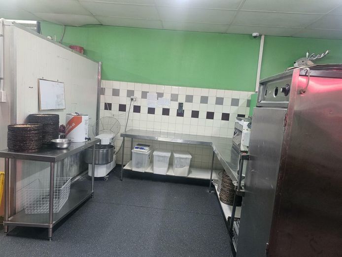 profitable-turnkey-takeaway-food-outlet-hamilton-vic-6