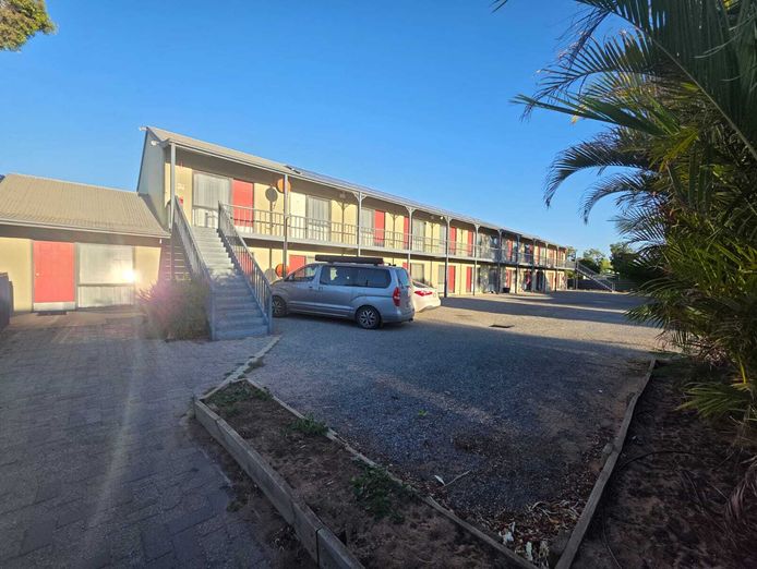 motivated-vendor-established-24-room-leasehold-motel-wentworth-nsw-3